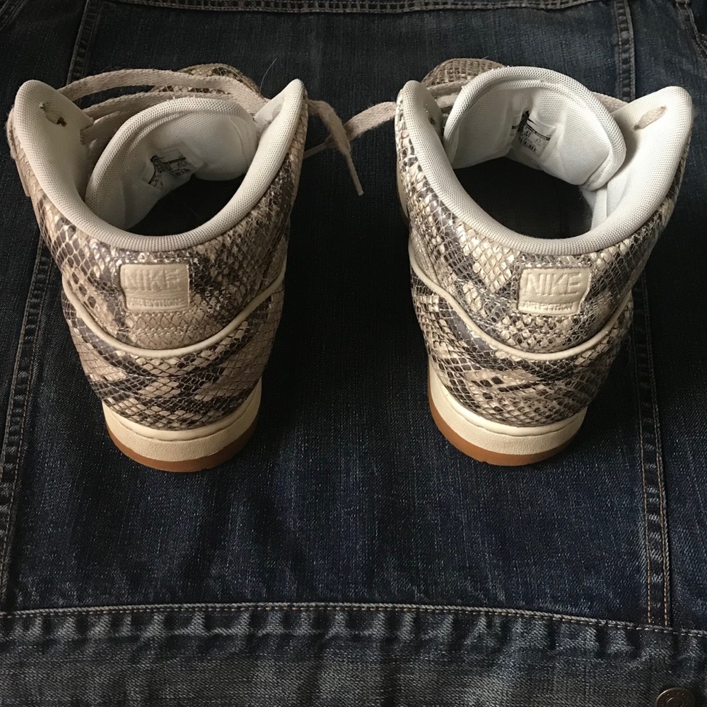 Nike Air Python: Size 9 (Released In 2014) - image 5